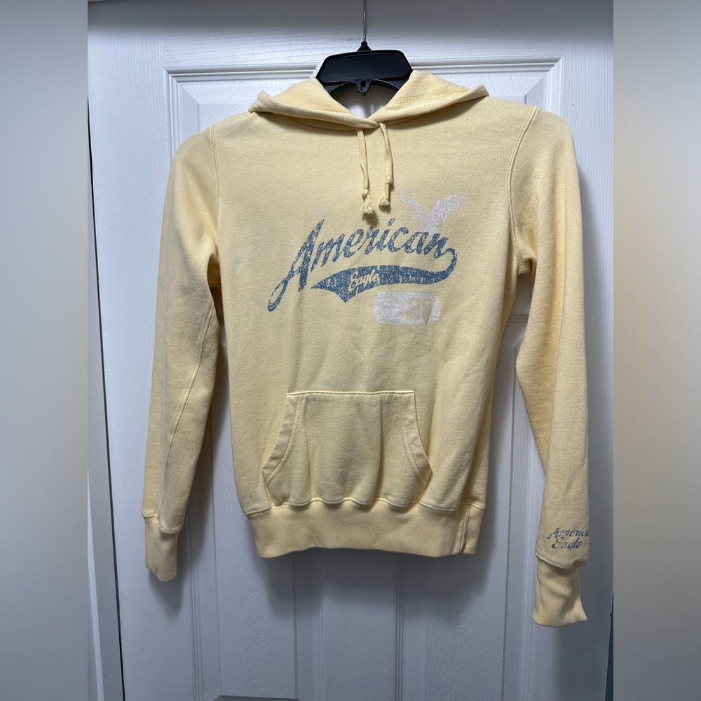 Vintage Y2K American Eagle Women’s Hoodie Pullover Sweatshirt Size M Pale Yellow
